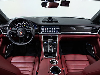 PORSCHE PANAMERA - 4