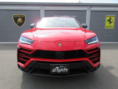 LAMBORGHINI URUS - 2