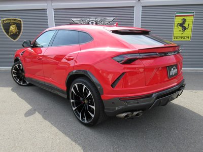 LAMBORGHINI URUS - 4