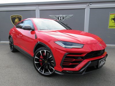 LAMBORGHINI URUS - 5