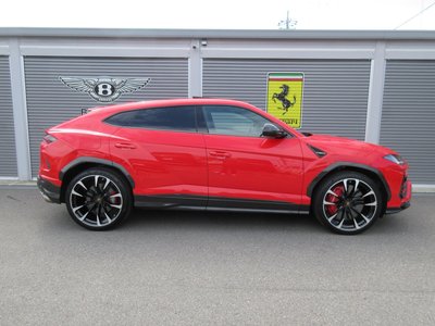 LAMBORGHINI URUS - 10