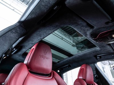 2021 Maserati LEVANTE photo 5