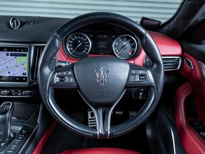2021 Maserati LEVANTE thumbnail 11