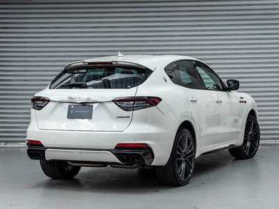2021 Maserati LEVANTE thumbnail 16
