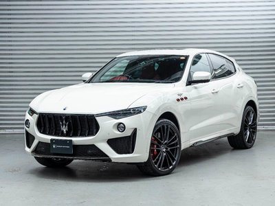 2021 Maserati LEVANTE photo 1