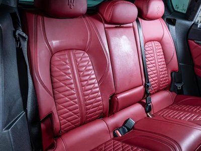 2021 Maserati LEVANTE thumbnail 32