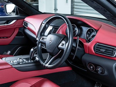2021 Maserati LEVANTE thumbnail 12