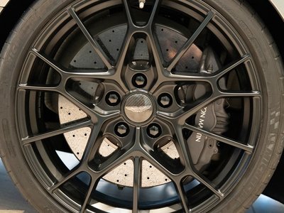 2019 Aston Martin RAPIDE thumbnail 24