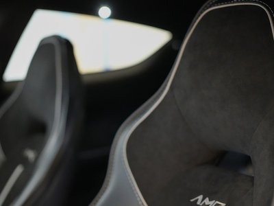 2019 Aston Martin RAPIDE thumbnail 34