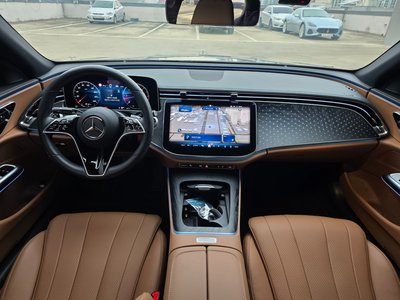 MERCEDES-BENZ E-CLASS - 9