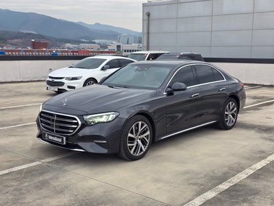 MERCEDES-BENZ E-CLASS - 2