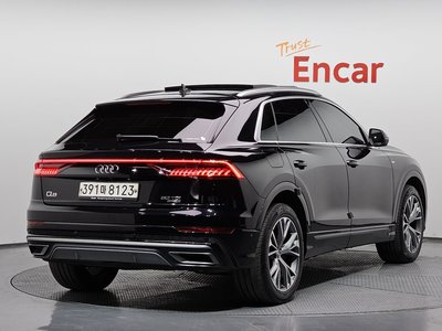 AUDI Q8 - 4