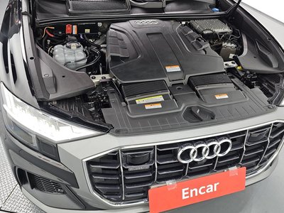 AUDI Q8 - 7