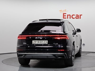 AUDI Q8 - 3