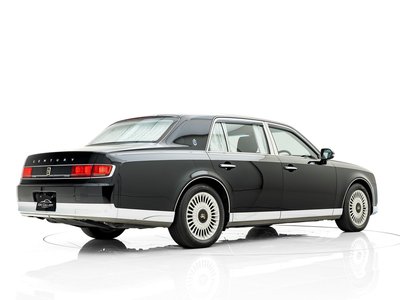 TOYOTA CENTURY - 7