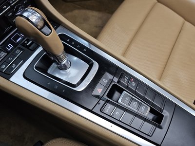 PORSCHE 911 - 9