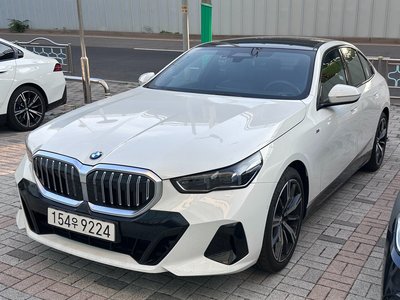 BMW 5 SERIES - 1