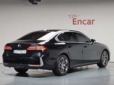 BMW 5 SERIES - 2