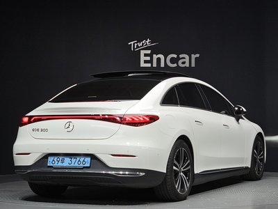 MERCEDES-BENZ EQE - 4