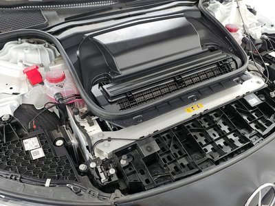 MERCEDES-BENZ EQE - 7