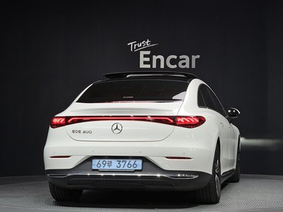 MERCEDES-BENZ EQE - 3