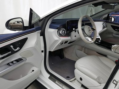 MERCEDES-BENZ EQE - 10