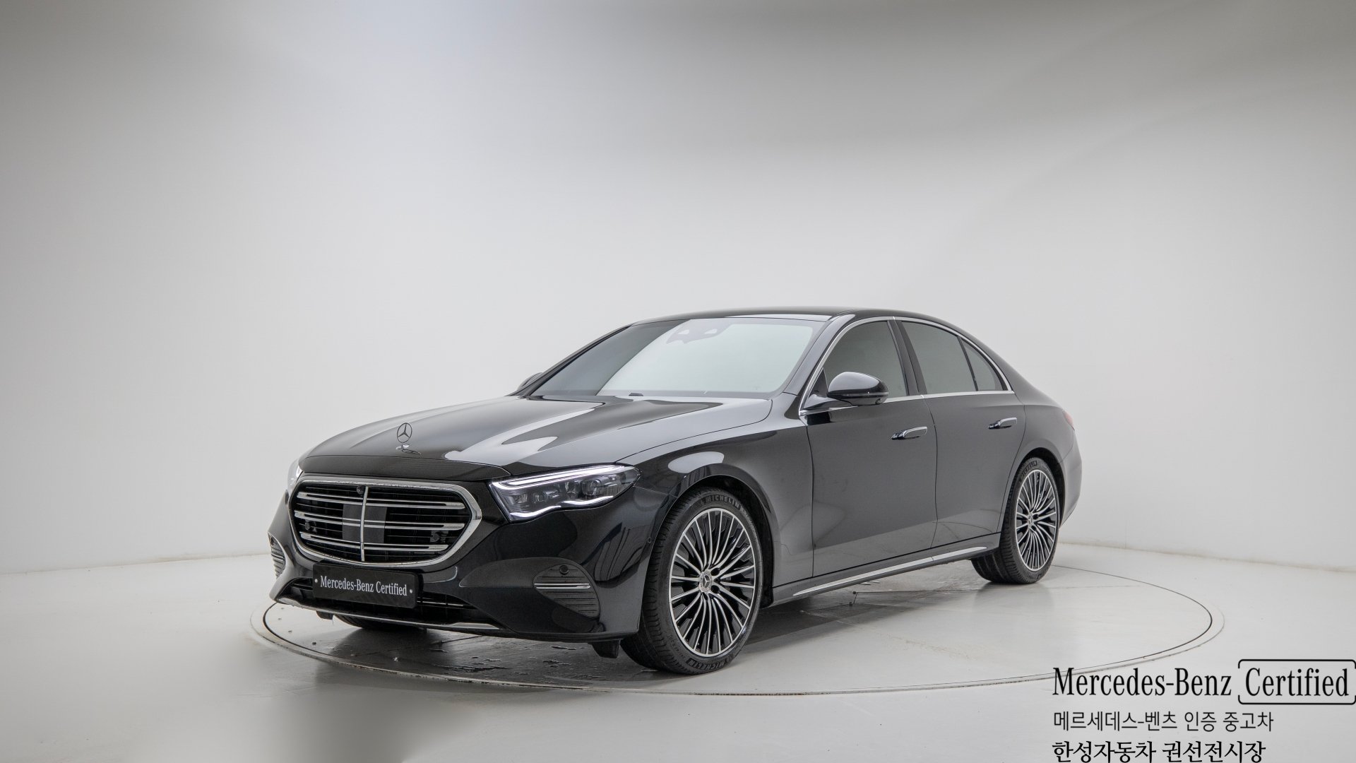 MERCEDES-BENZ E-CLASS - View 1