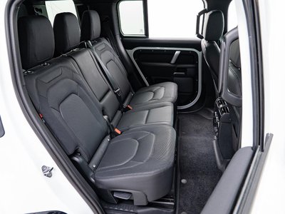 LAND ROVER DEFENDER - 10