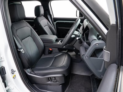 LAND ROVER DEFENDER - 9