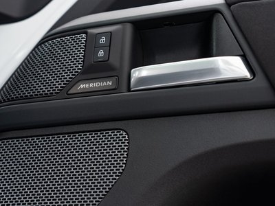 LAND ROVER DEFENDER - 8