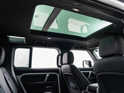 LAND ROVER DEFENDER - 4