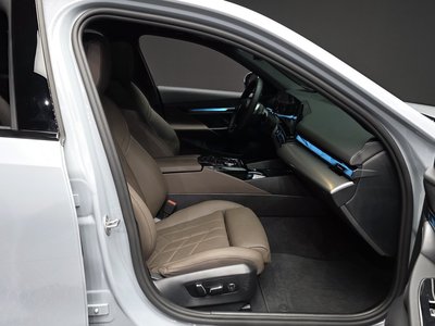 2025 BMW 5 SERIES — миниатюра 17