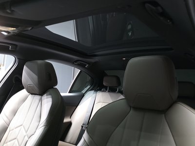 2025 BMW 5 SERIES — миниатюра 24