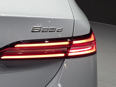 2025 BMW 5 SERIES — фото 10