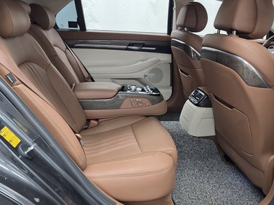 صورة مصغرة 17 لـ 2021 Genesis G90