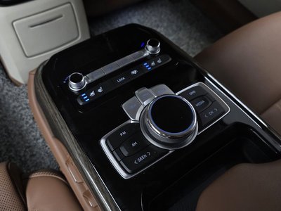 صورة مصغرة 24 لـ 2021 Genesis G90