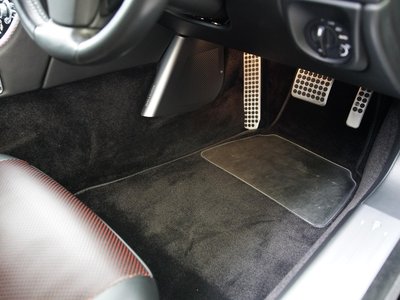 2013 Aston Martin RAPIDE 缩略图 30