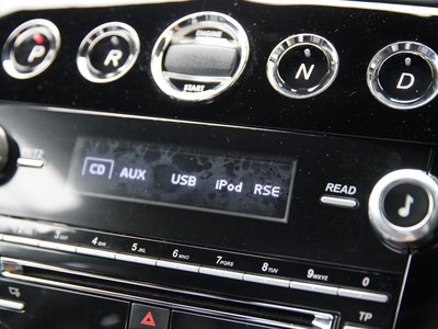 2013 Aston Martin RAPIDE 缩略图 23