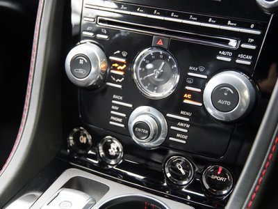 2013 Aston Martin RAPIDE 缩略图 24