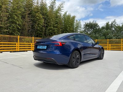 2024 Tesla MODEL 3 thumbnail 18