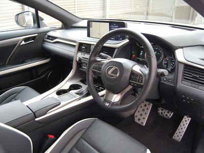 صورة 4 لـ 2021 Lexus RX