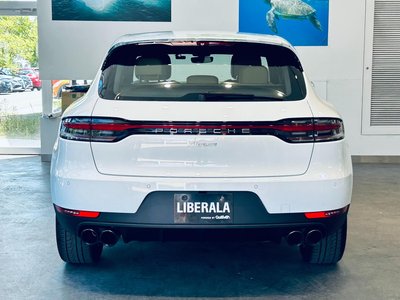 PORSCHE MACAN - 8