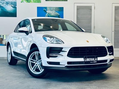PORSCHE MACAN - 4