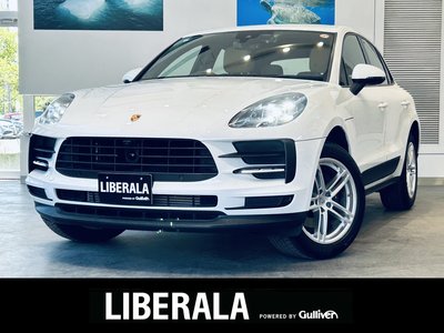 PORSCHE MACAN - 1