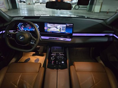 2025 BMW 5 SERIES photo 4