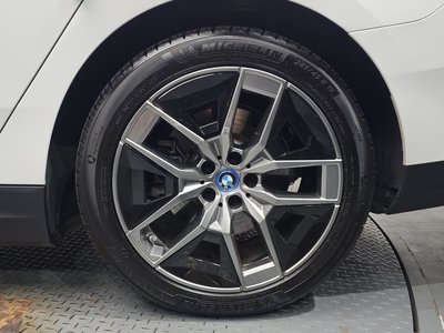 BMW I5 - 8