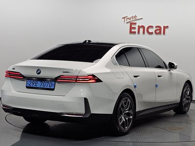BMW I5 - 3