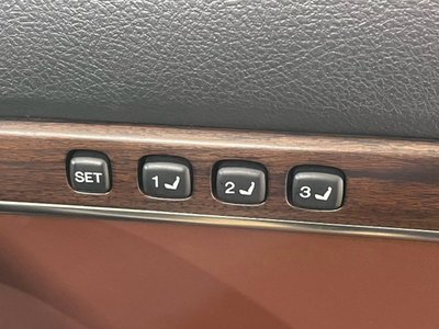 صورة مصغرة 47 لـ 2015 Toyota LAND CRUISER 200