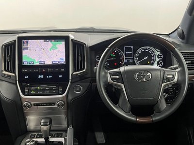 صورة مصغرة 34 لـ 2015 Toyota LAND CRUISER 200
