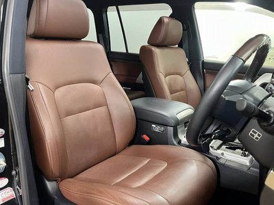 صورة 5 لـ 2015 Toyota LAND CRUISER 200